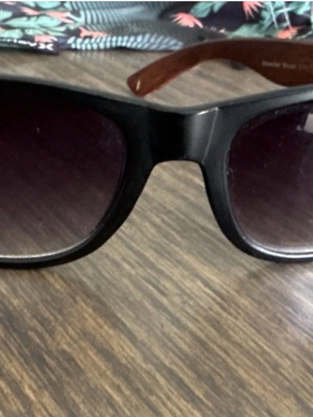 Hurley Sunglasses Bleaker Street 2732-75 Wooden Temples Dark Black Lenses W/Case